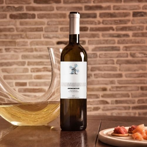 Anbefaling af Windmill 2021, der er et eksempel på blend druevalg i Giannikos Winery